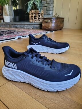 Hoka Arahi 7 Sneakers